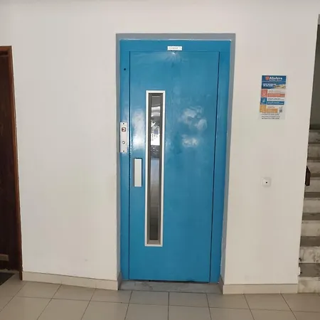Dos Aveiros, T1 Renovado A 5 Minutos Da - アルブフェイラ