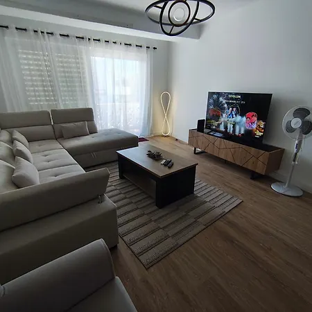 شقة Dos Aveiros, Renovated And Cosy One-bedroom Flat -