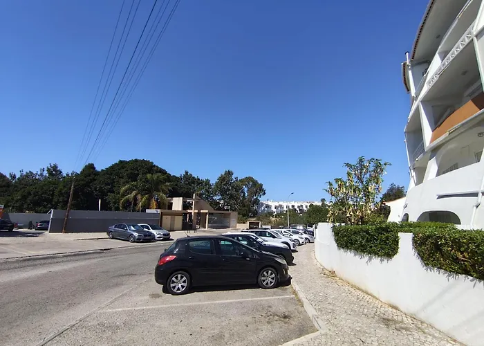 Dos Aveiros, Renovated And Cosy One-bedroom Flat - *