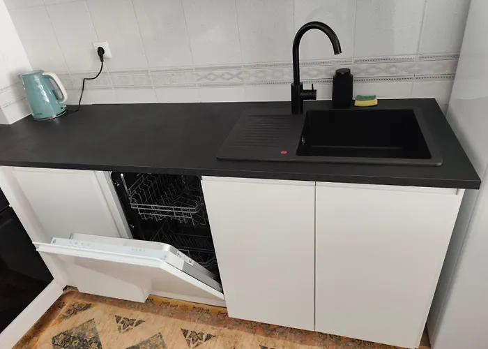 شقة Dos Aveiros, Renovated And Cosy One-bedroom Flat -