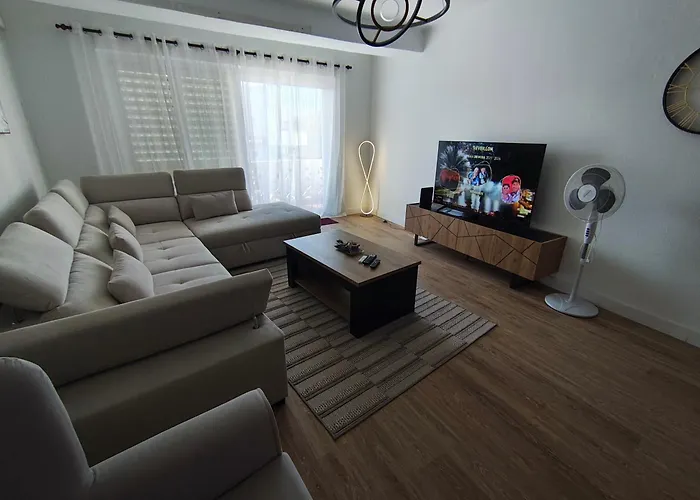 شقة Dos Aveiros, Renovated And Cosy One-bedroom Flat -