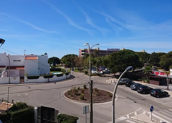 Dos Aveiros, Renovated And Cosy One-bedroom Flat - البوفيرا